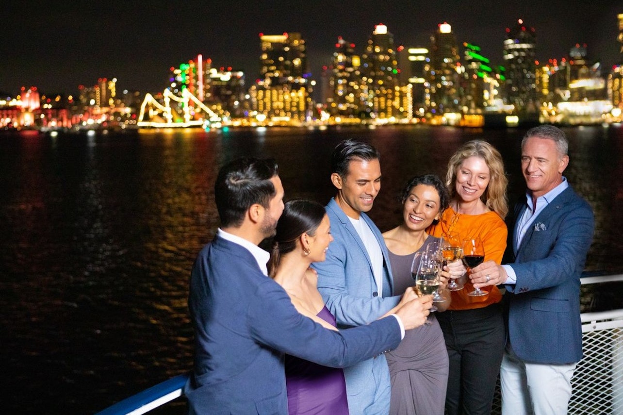 San Diego: Buffet Dinner Cruise - Accommodations in San Diego