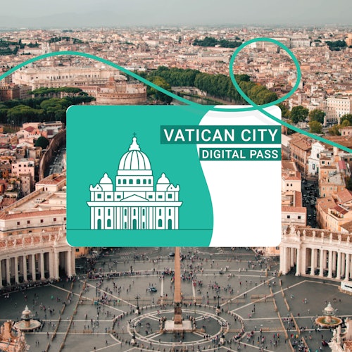 Carta City Pass digitale sovrapposta a una vista aerea di Piazza San Pietro, circondata da edifici e verde.