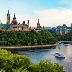 Ottawa: Small Group Walking Tour with Boat Cruise 3