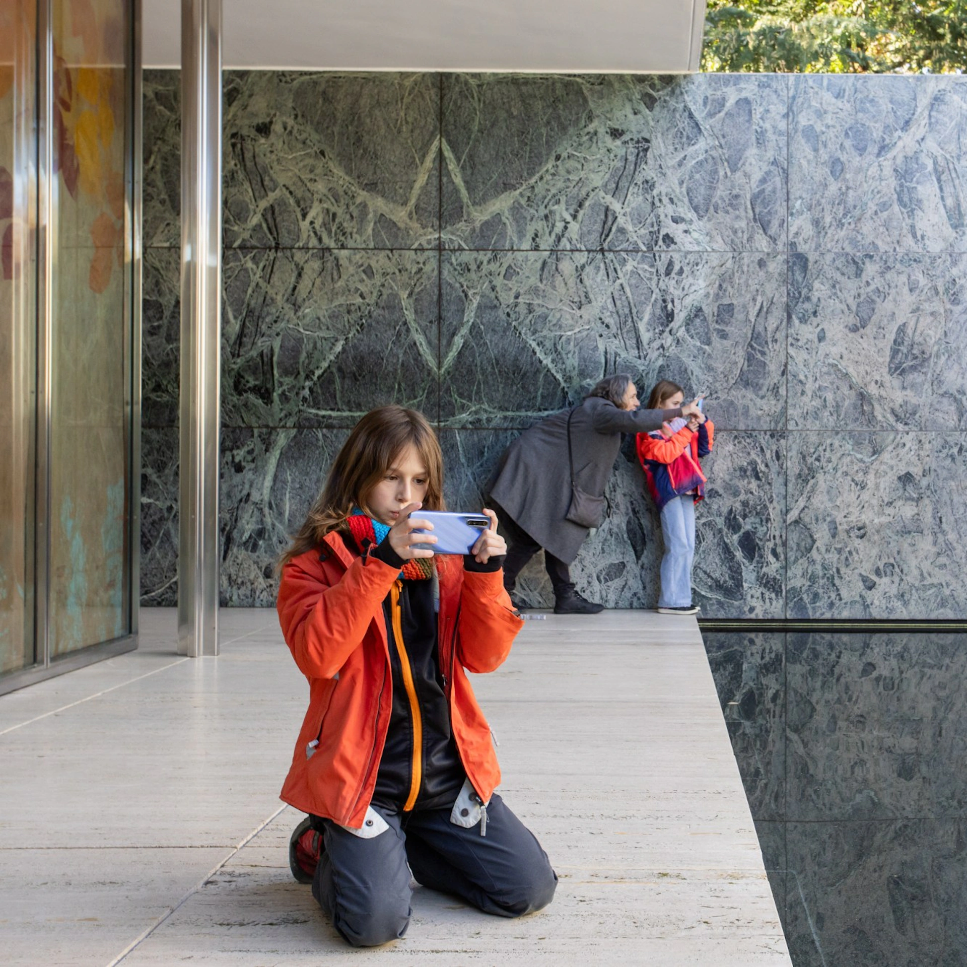 Pavelló Mies van der Rohe: Entrada + Look, Frame, Click! Taller Familiar