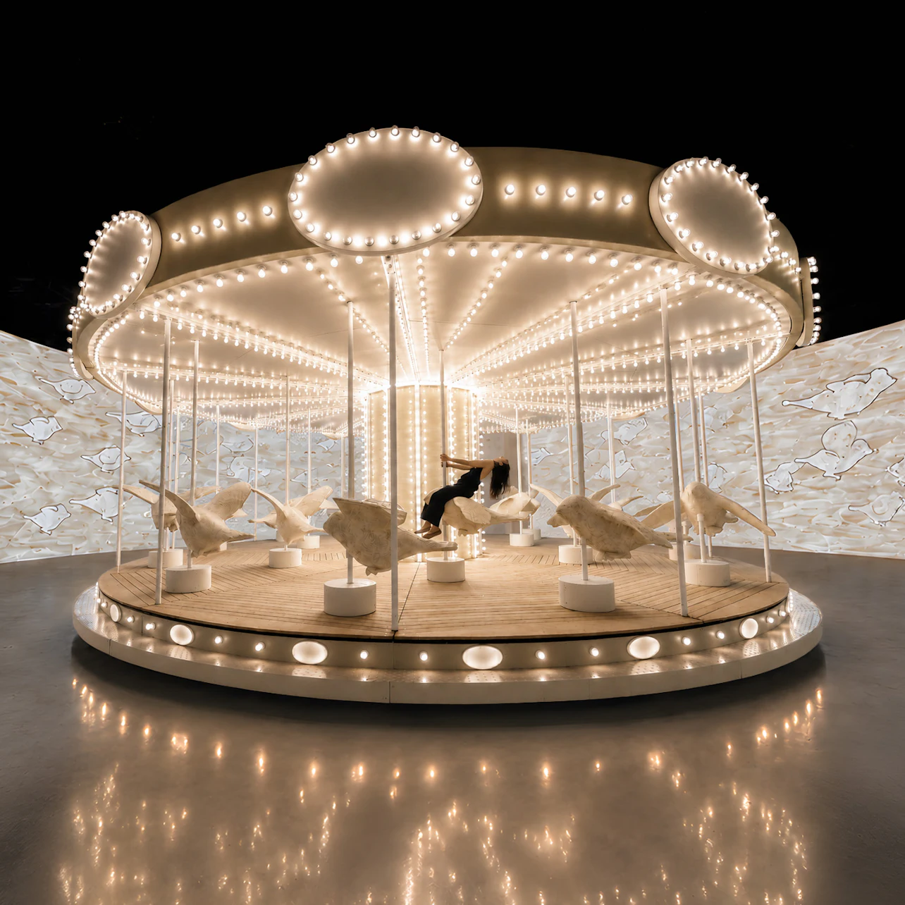 Balloon Museum New York: DAYDREAM - Air Becomes Art Exhibition Ticket in New York β Tiqets