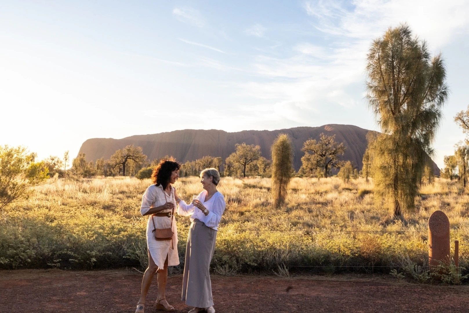 Uluru: Sunset Tour + Transfers + Sparkling Wine & Light Snacks