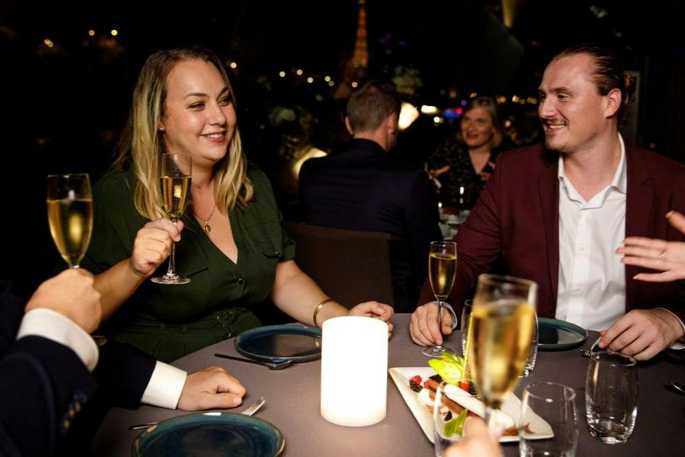 Seine River: 3-daniowy rejs z kolacją i napojami do Bateaux Parisiens