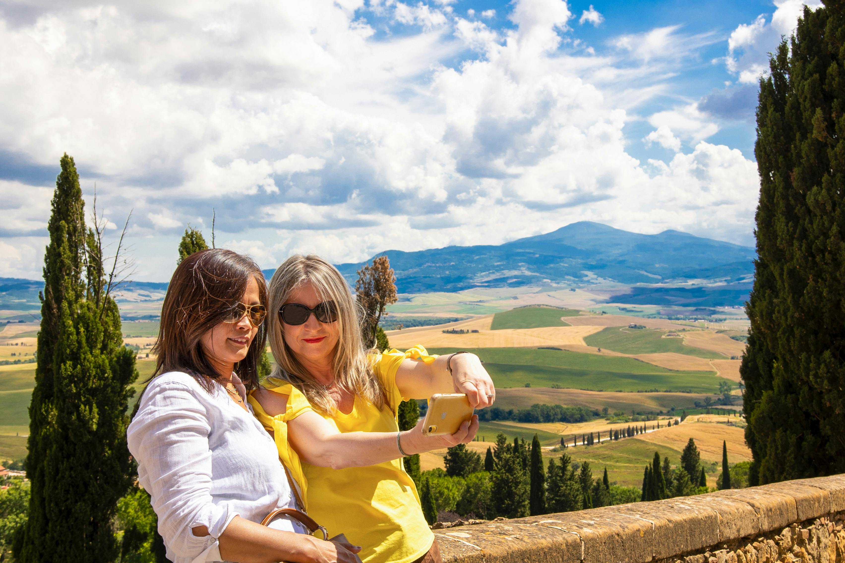 Medieval Tuscany Experience: Visit Monteriggioni and Val d'Orcia from Florence