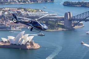 Sydney Harbour Bridge och operahuset