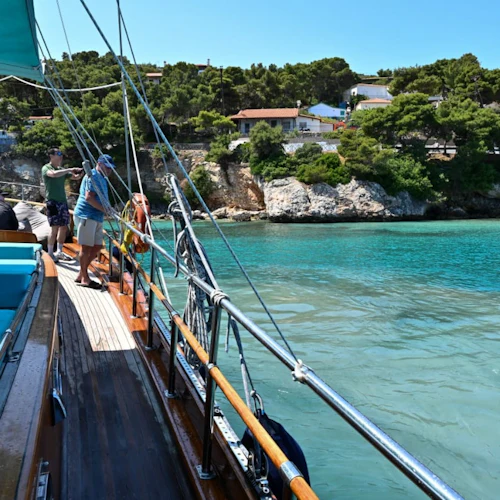 Agistri, Moni/Metopi & Aegina: Cruise from Athens + Lunch & Unlimited Drinks - Photo 8