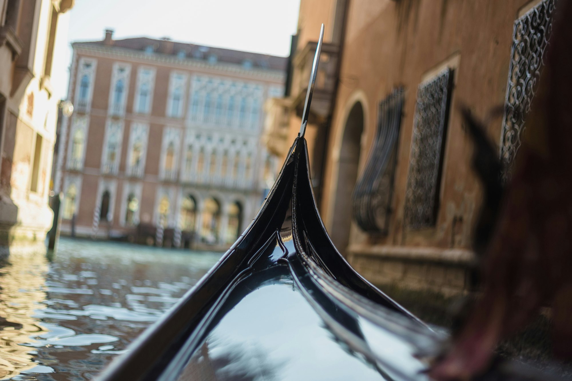 Venice: Classic Gondola Ride with Optional Live Commentary