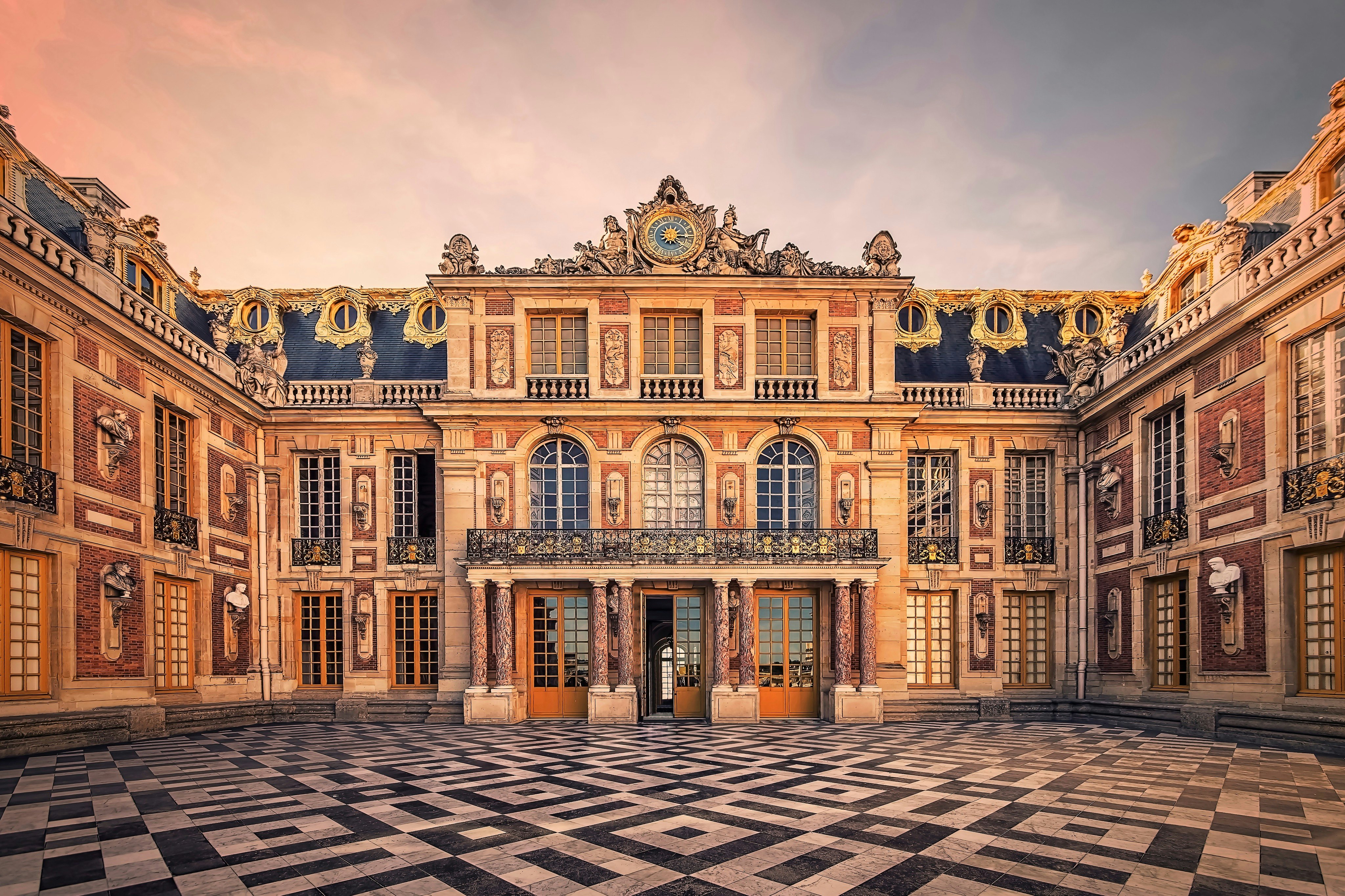 Palace of Versailles: Entry + Audio Guide + Transport from Paris