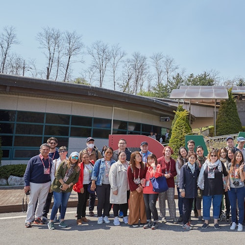 Group photo in Imjingak Park