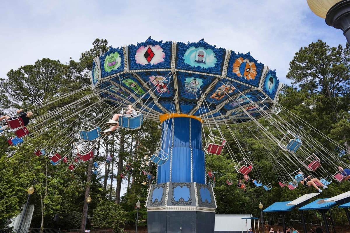 Six Flags Over Georgia: One Day Ticket 5