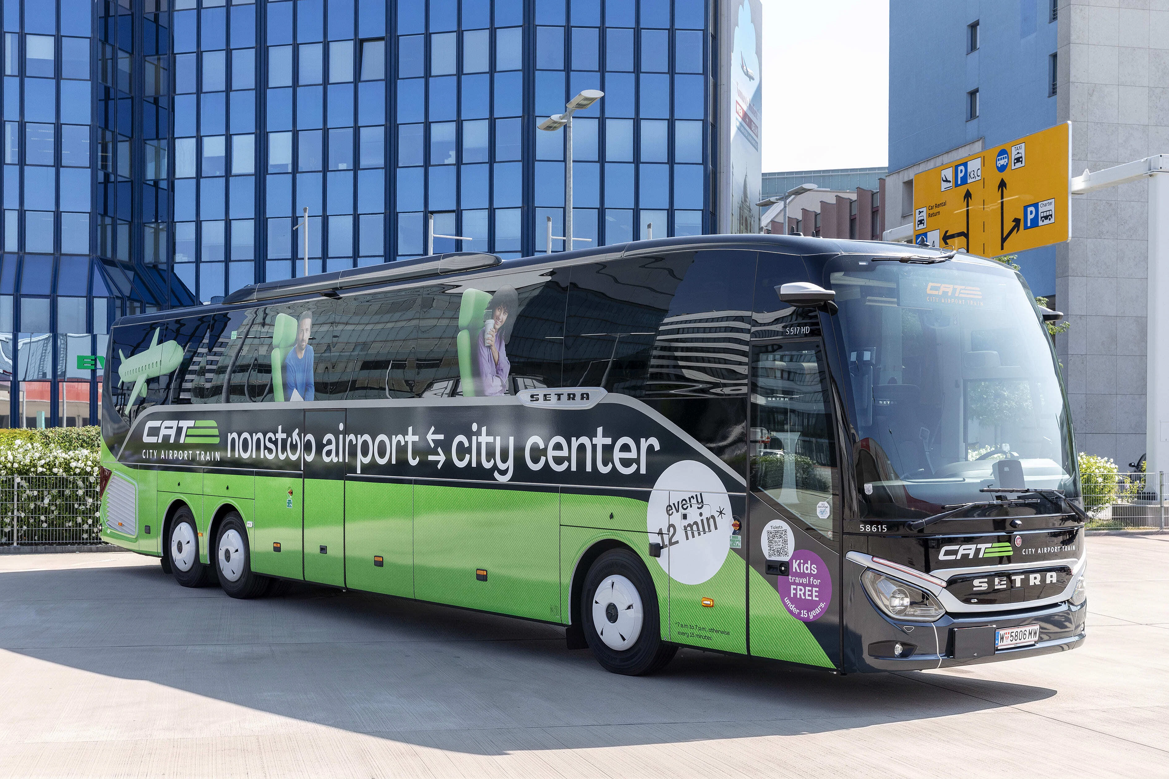 CAT Vienna: One-way Bus Transfer from Airport to Wien Mitte-Landstraße