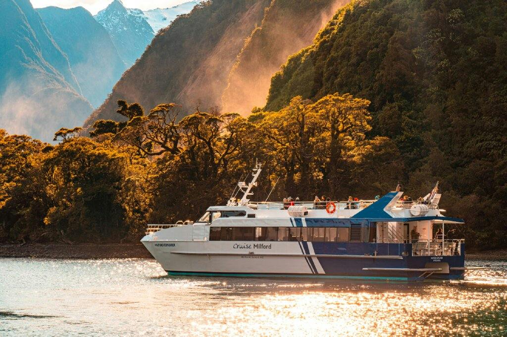 Milford Sound: Boutique Small Boat Cruise