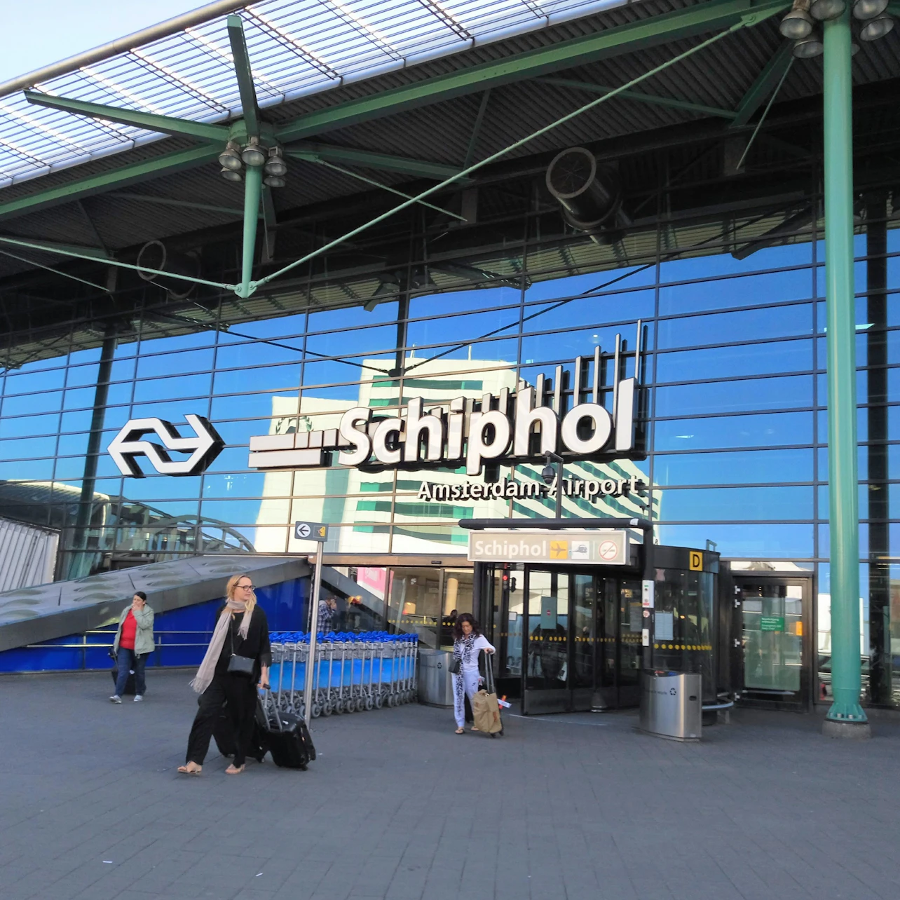 Amsterdam: Train from Central Station to Schiphol Airport in Amsterdam β Tiqets