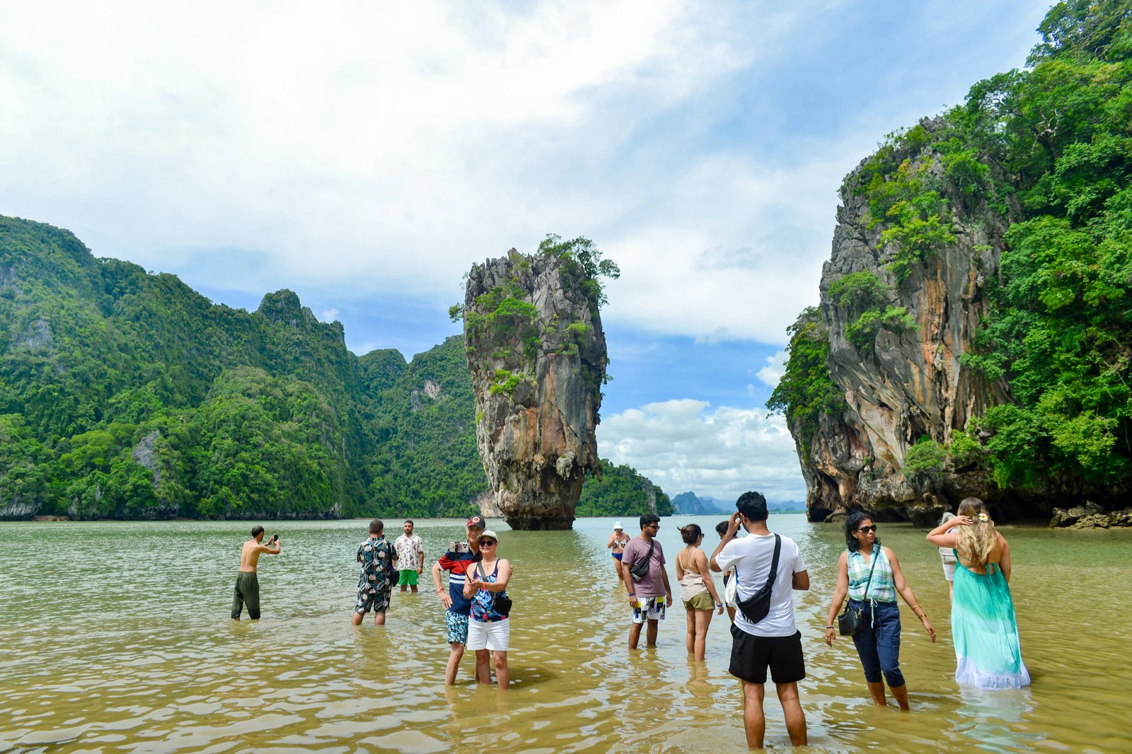 Phang Nga Bay: Guided Big Boat Tour from Phuket + Canoeing + Lunch