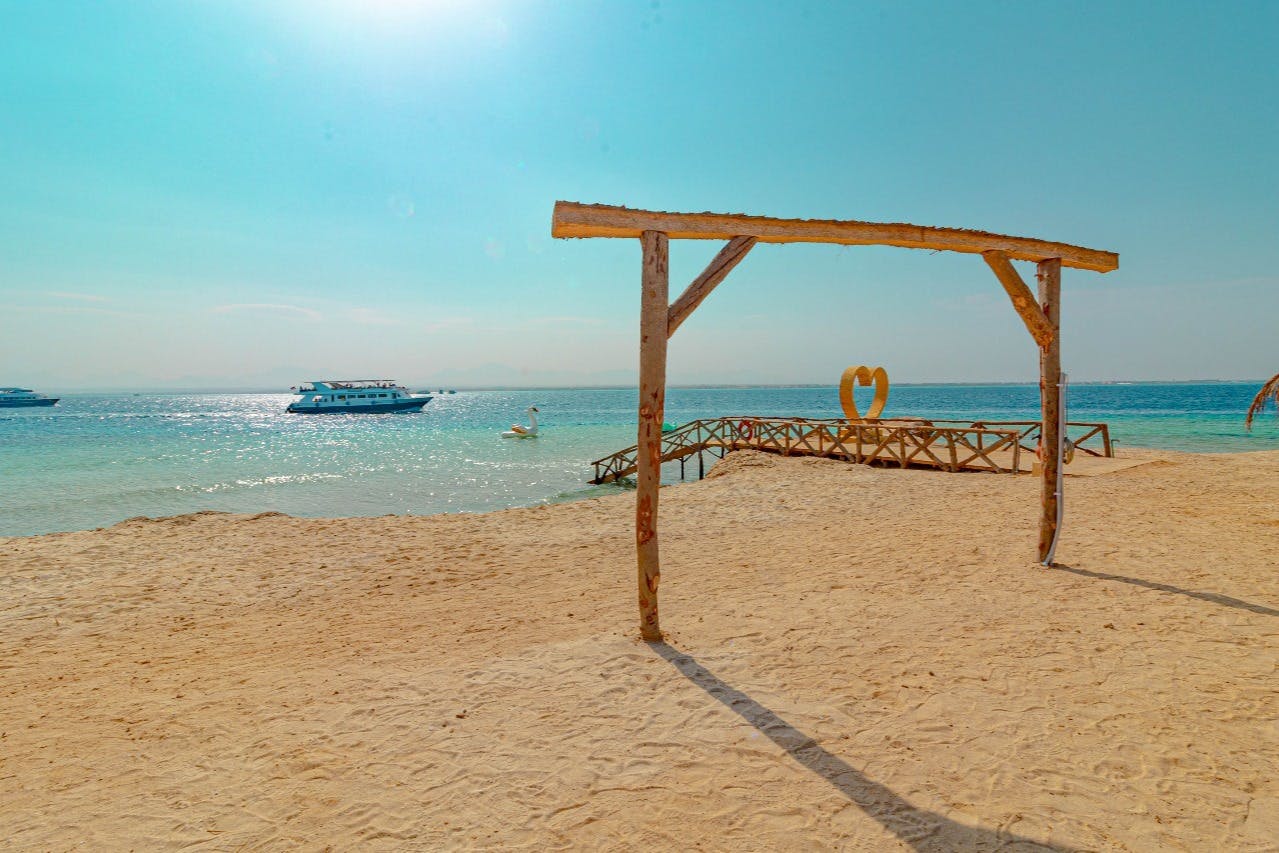 Hula Hula Island Snorkeling Sea Trip Full Day & Lunch - Hurghada