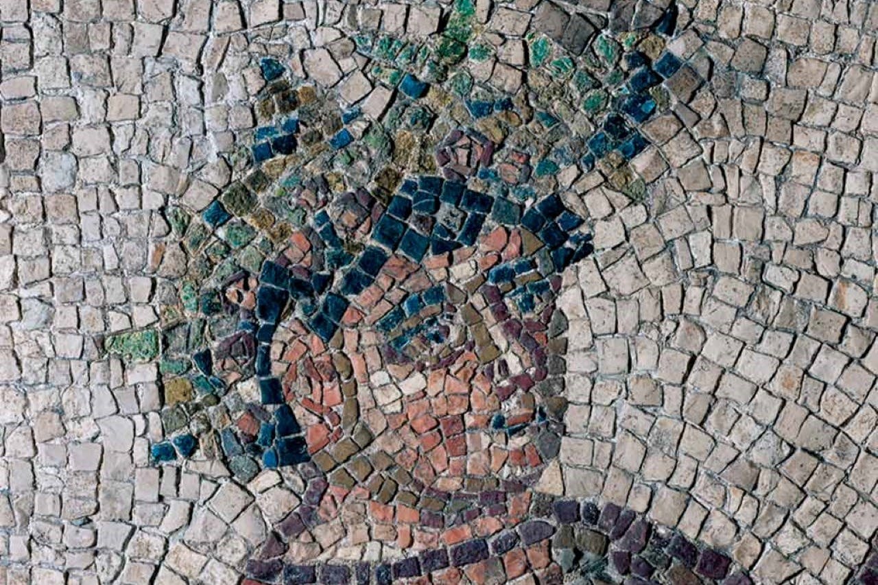 Mozaiki na podłogach domus