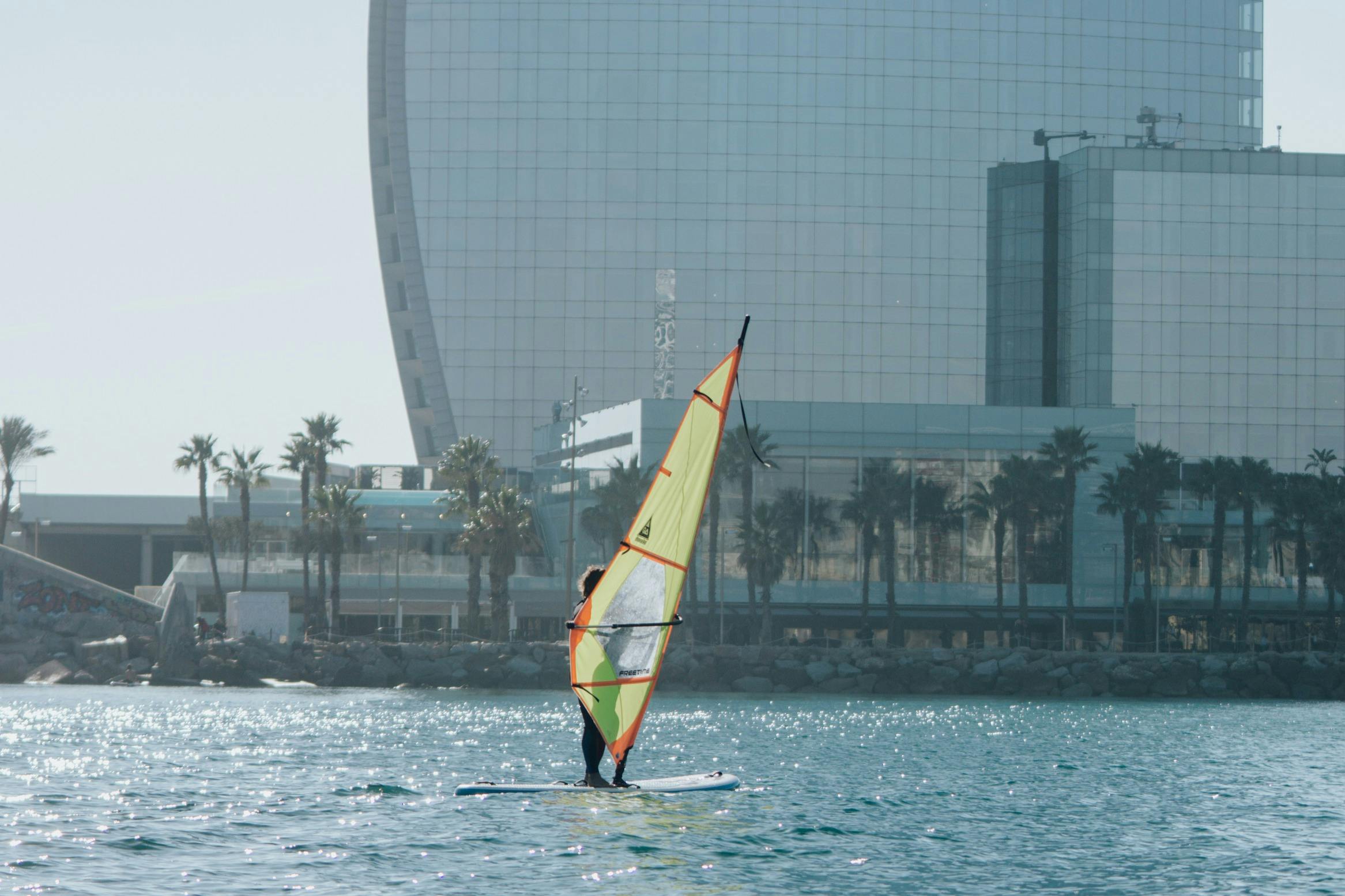 Windsurfunterricht in Barcelona