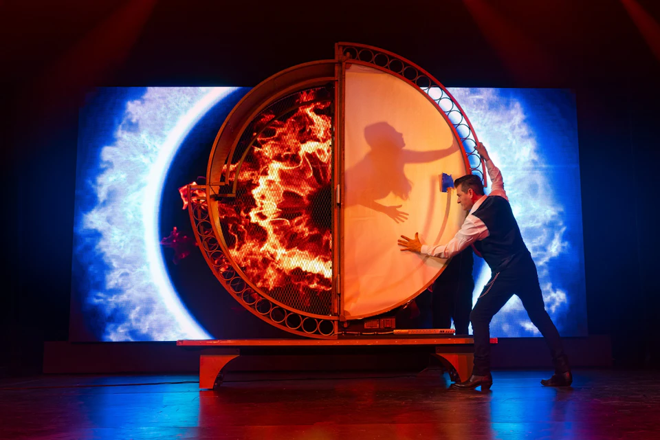 Greg Frewin Magic Show