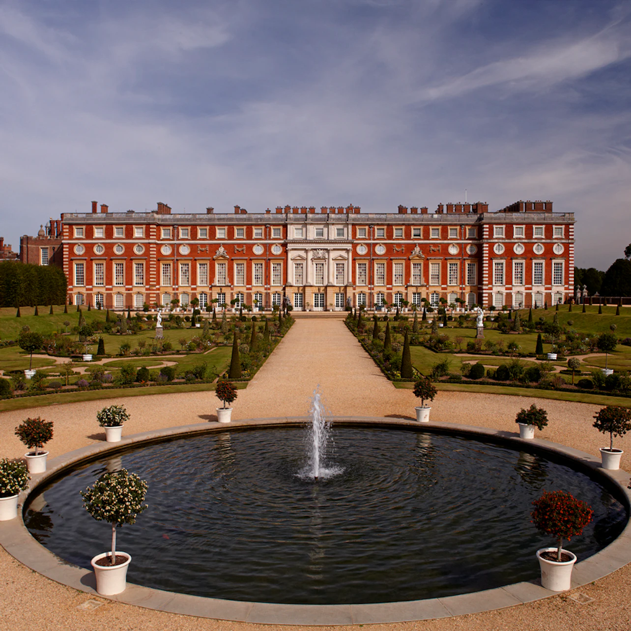 Hampton Court Palace, Gardens & Maze: Entry Ticket in London β Tiqets