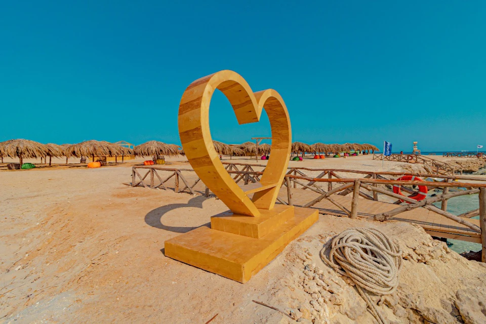 Hula Hula Island Snorkeling Sea Trip Full Day & Lunch - Hurghada