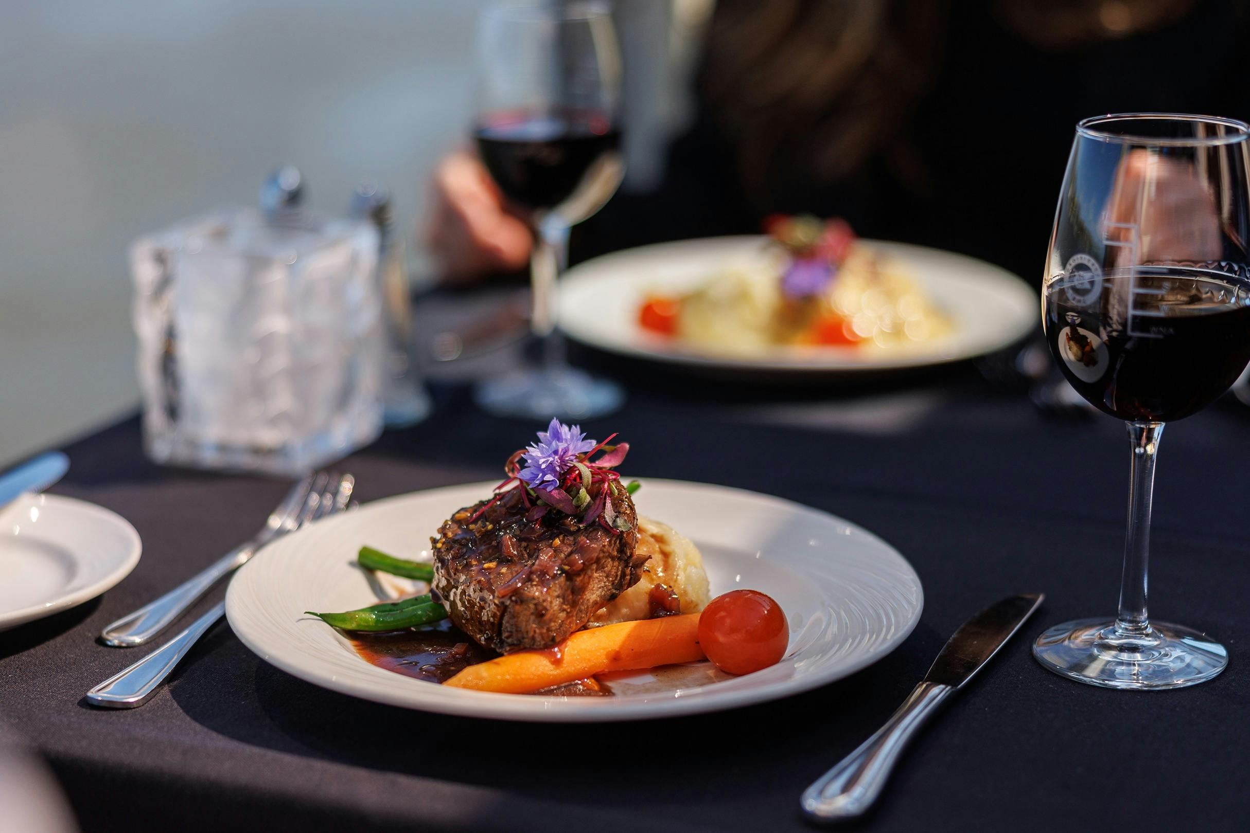 Montreal: 3-Course Dinner Cruise 3