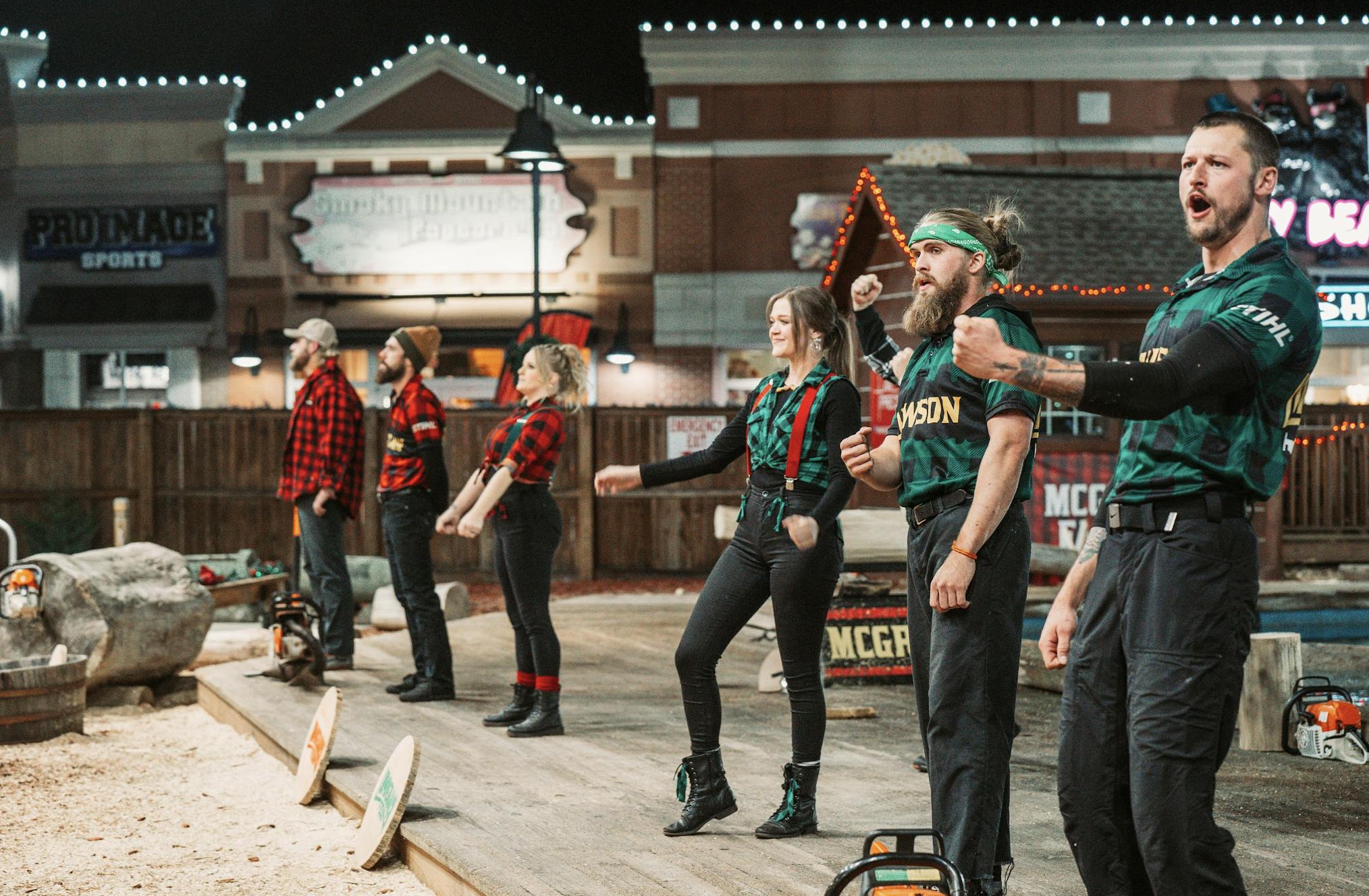 JACKS YO 'HOING在舞台上