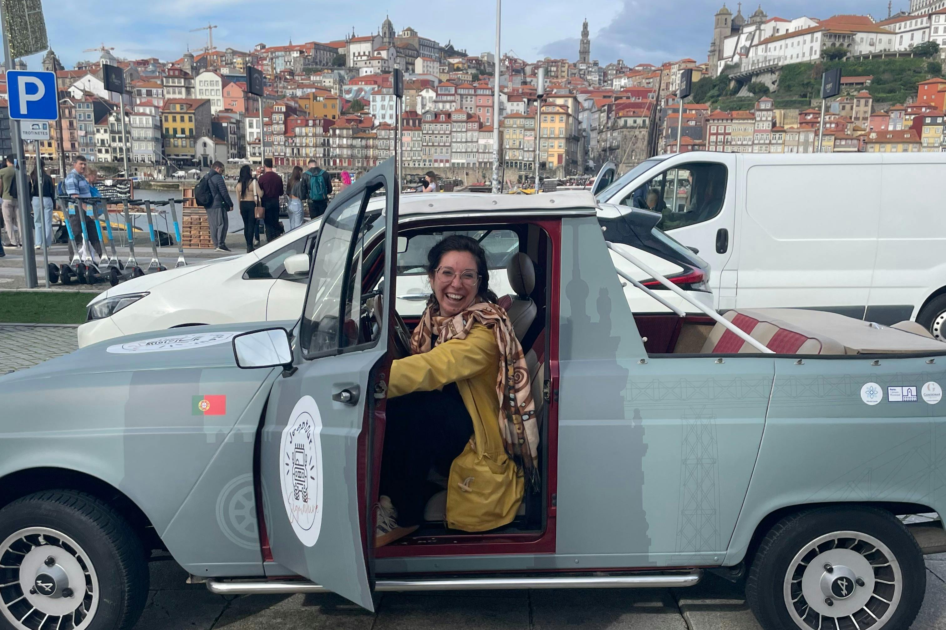 Cais de Gaia. Vintage car option, up to 4pax