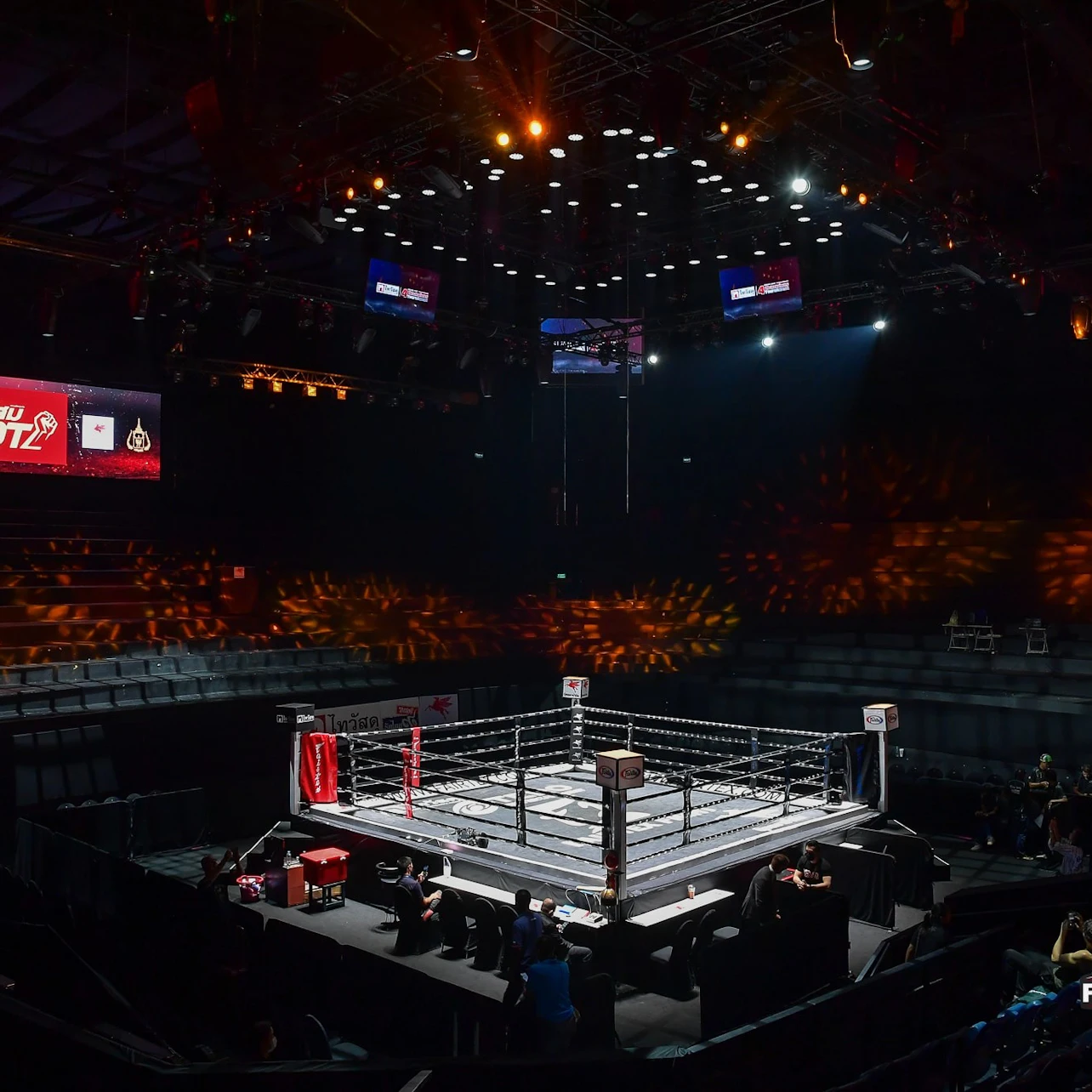 Lumpinee Boxing Stadium: Muay Thai Saturday Match in Bangkok β Tiqets