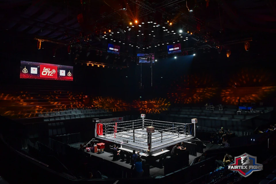 MuayThai Match at Lumpinee Boxing Stadium