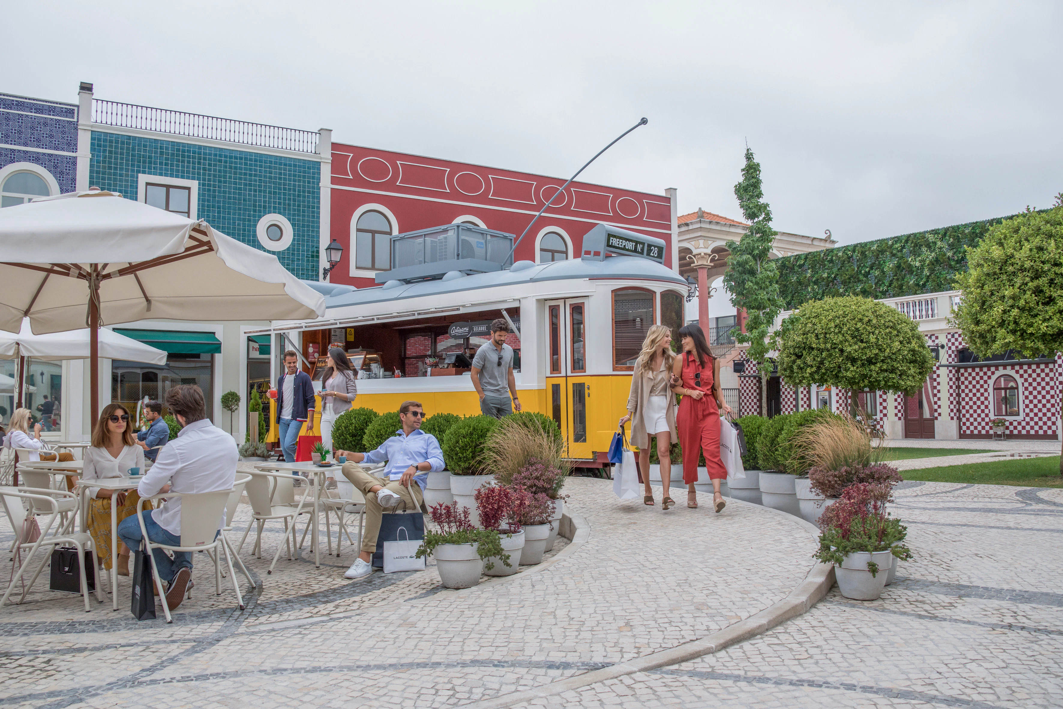 Roundtrip Transport: Freeport Outlet Shopping Express from Lisbon