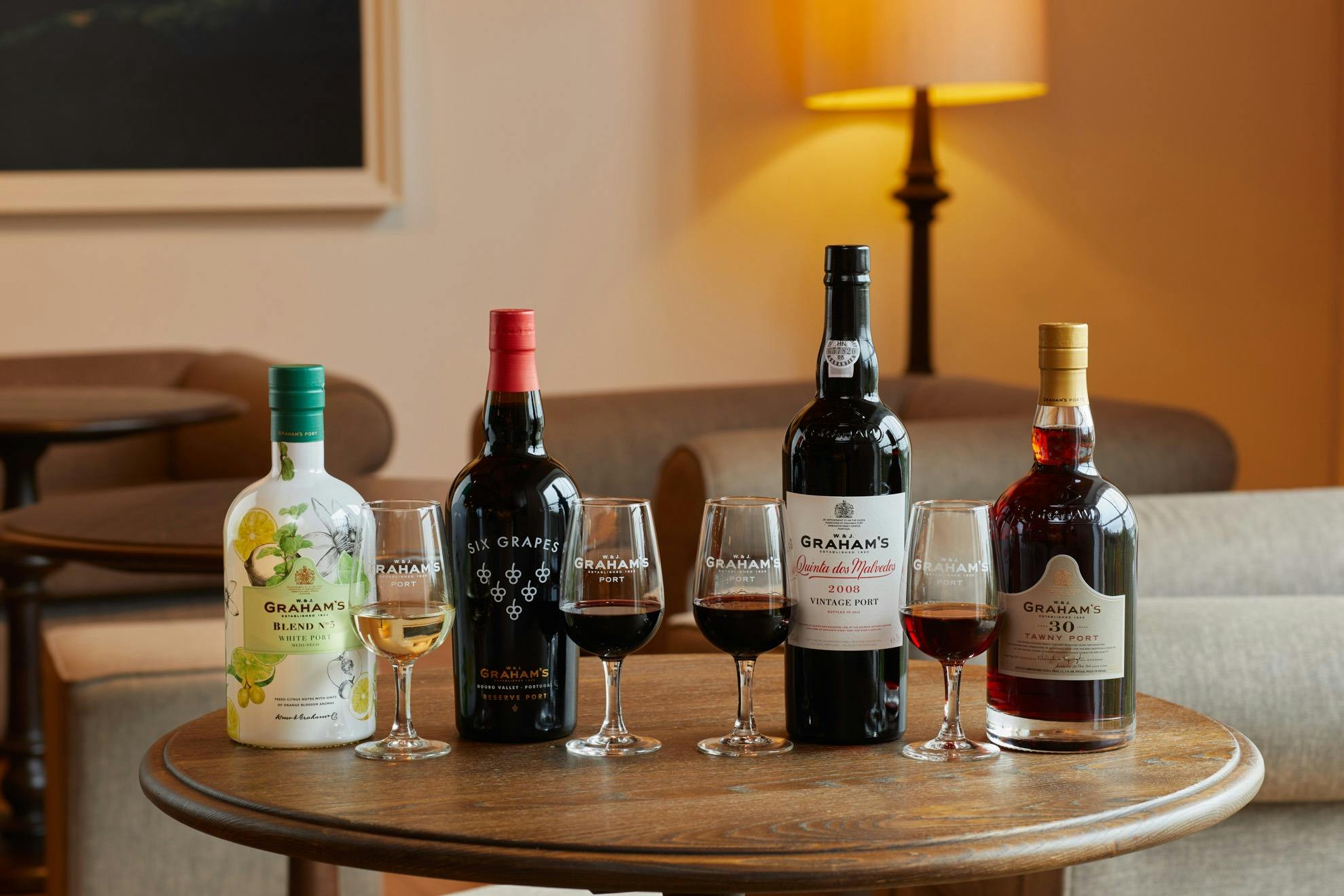 Degustazione di Porto Essenziale