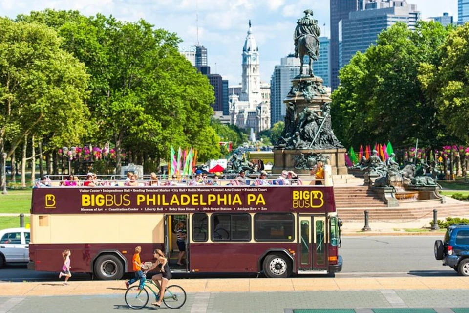 Philly By Night Sightseeing Tour