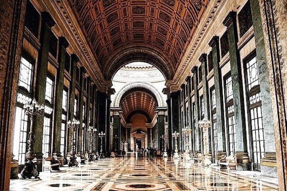 Περιήγηση με τα πόδια σε μικρές ομάδες στο Καπιτώλιο