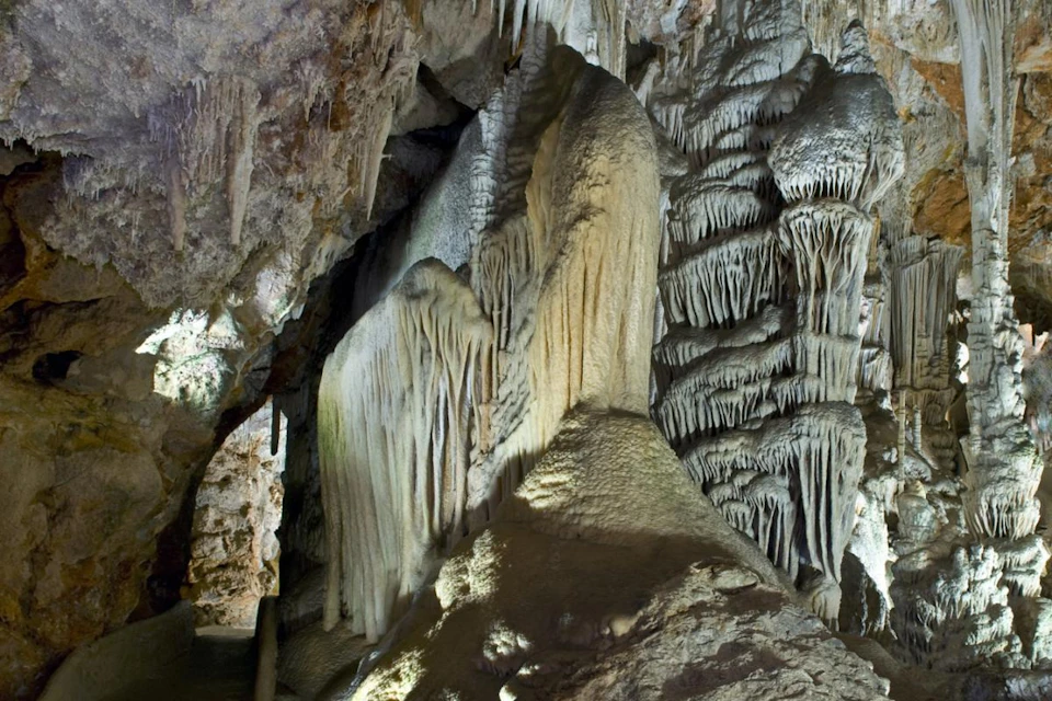 Indoor Campanet Caves