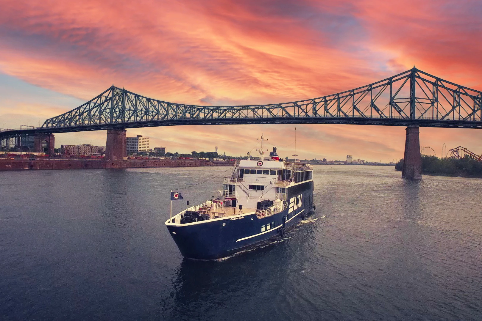 3-course Dinner Cruise in Montreal