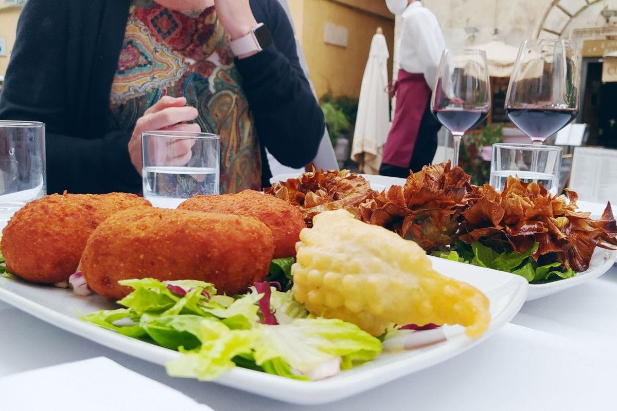 Smaka det bästa av romerska specialiteter på vår mattur i Rom.