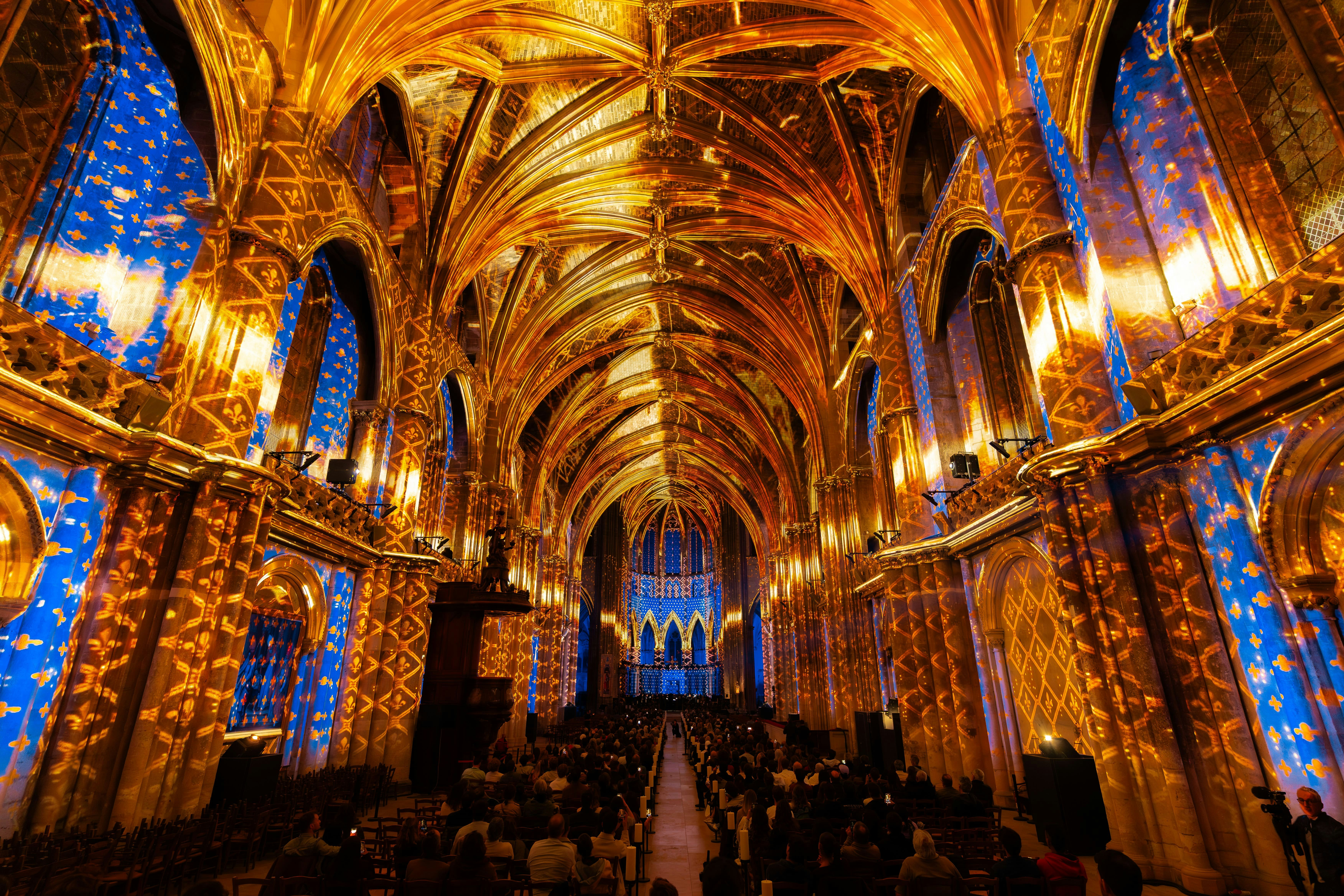 Bordeaux Cathedral: Immersive Sound and Light Show - LUMINISCENCE