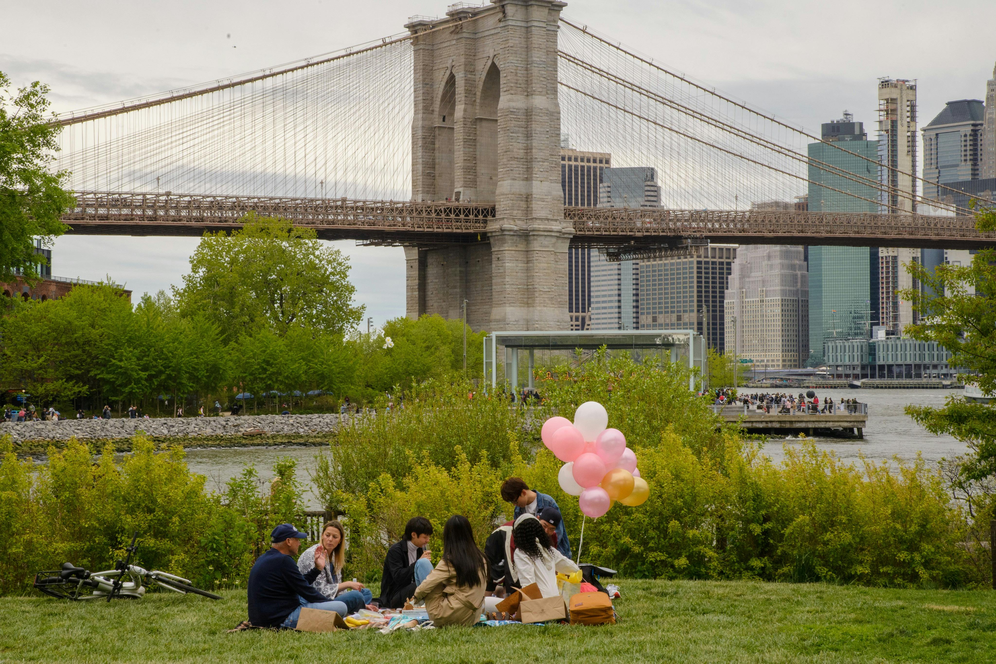 브루클린, 브롱크스, 퀸즈의 아름다운 공원을 둘러보는 버스 투어