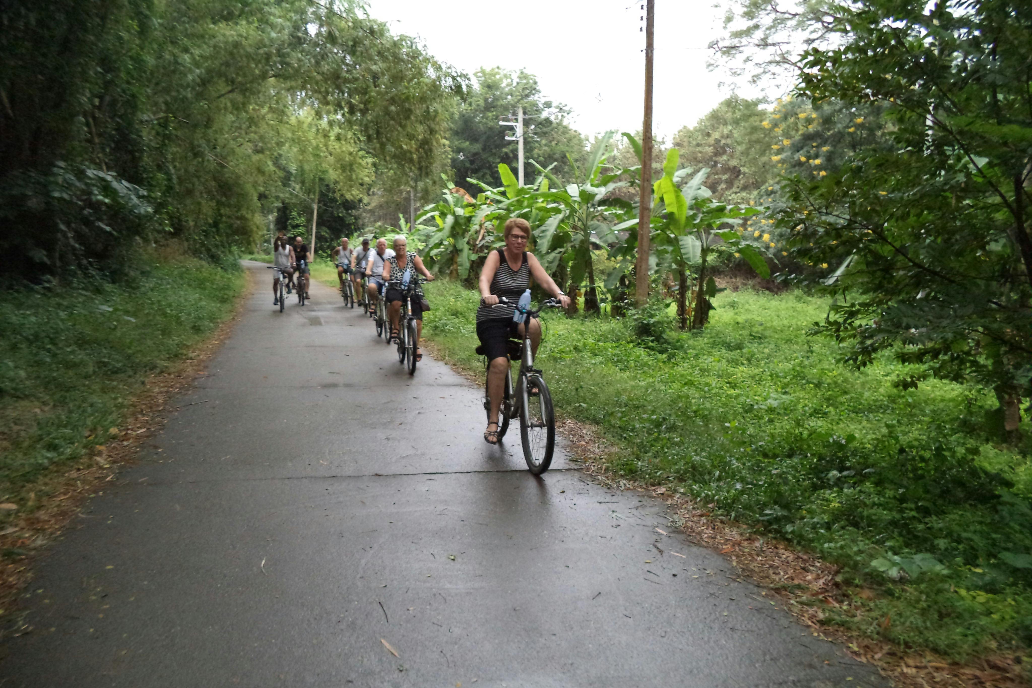 Routes calmes, paisibles et pittoresques dans la banlieue de la ville de Chiang Mai