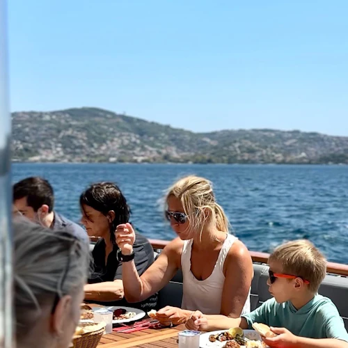 Istanbul: Bosphorus & Black Sea Sightseeing Cruise with Lunch - Photo 9
