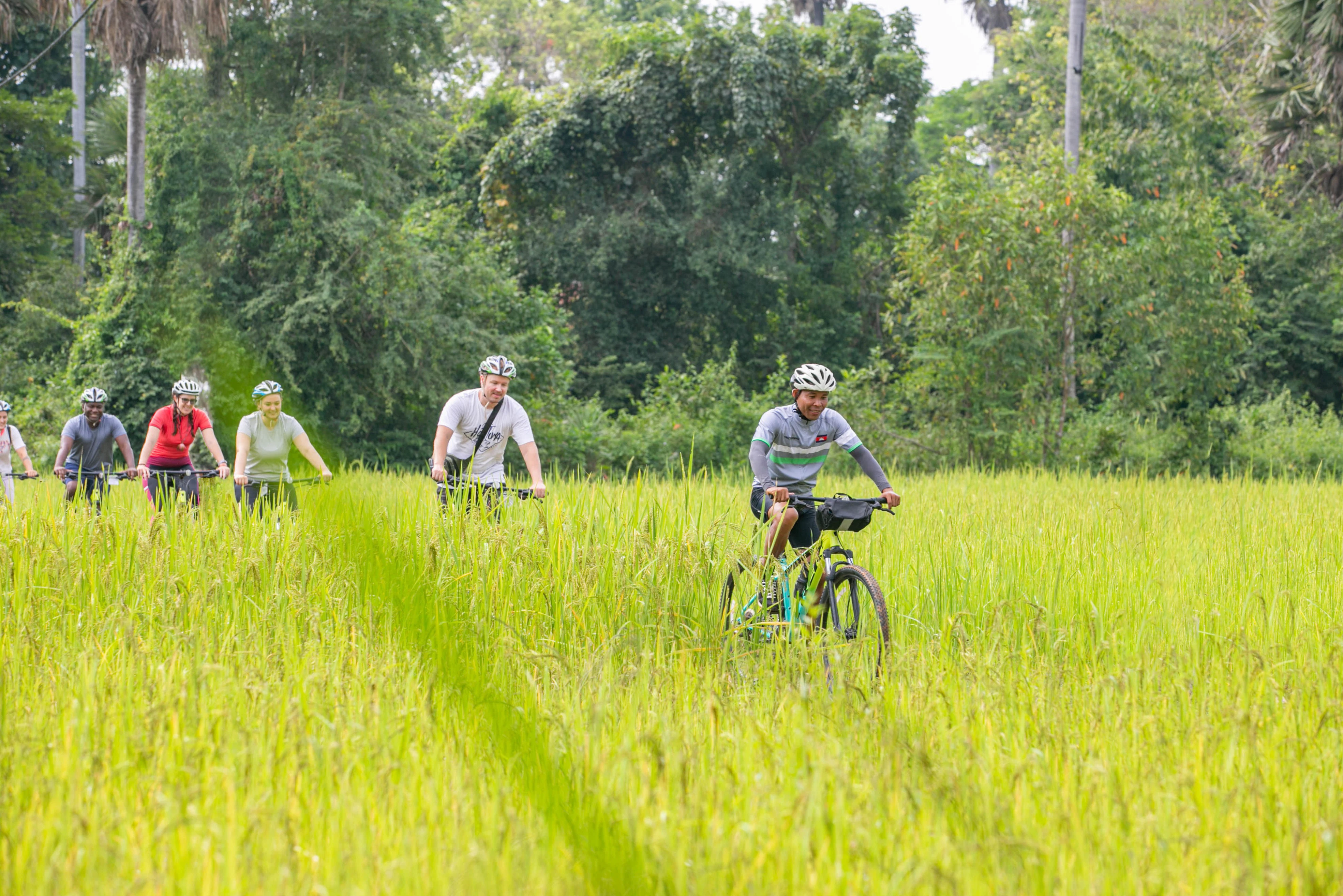 Step away from the usual tourist routes in Siem Reap and discover the local lifestyle by biking from one village to another.
