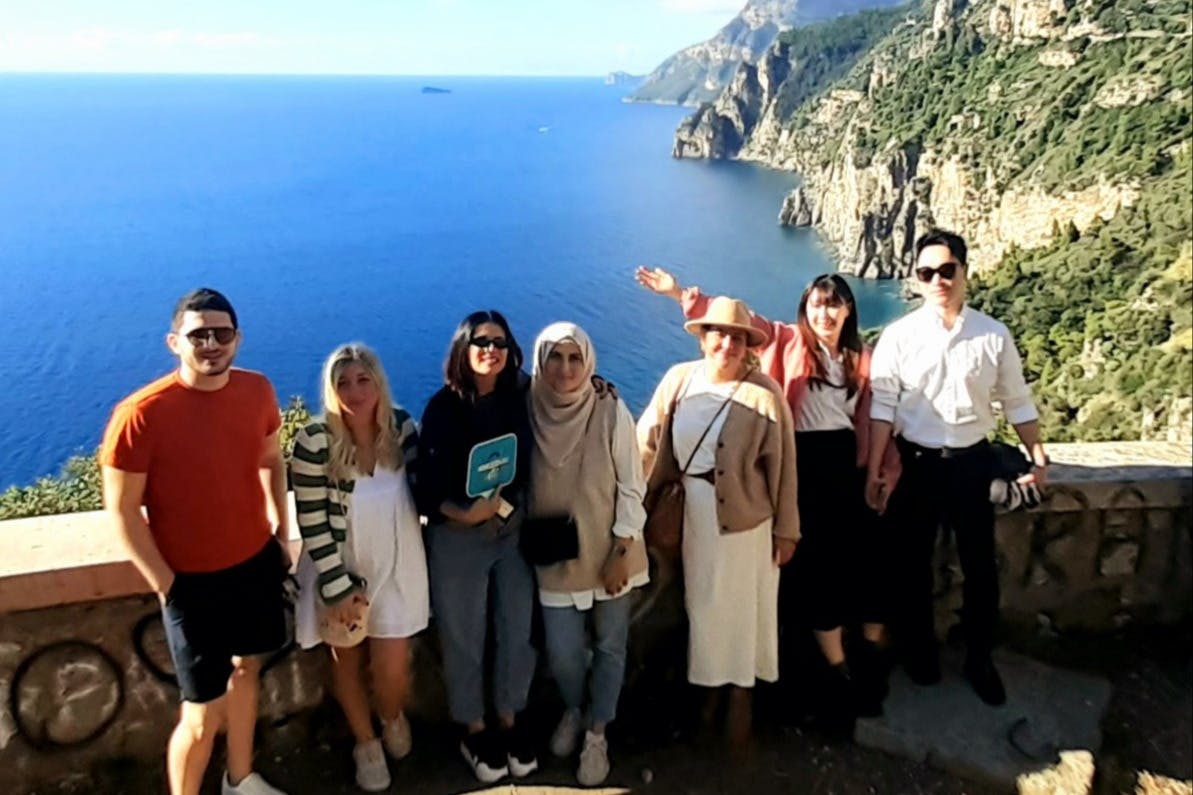 沿海地区的团体照片