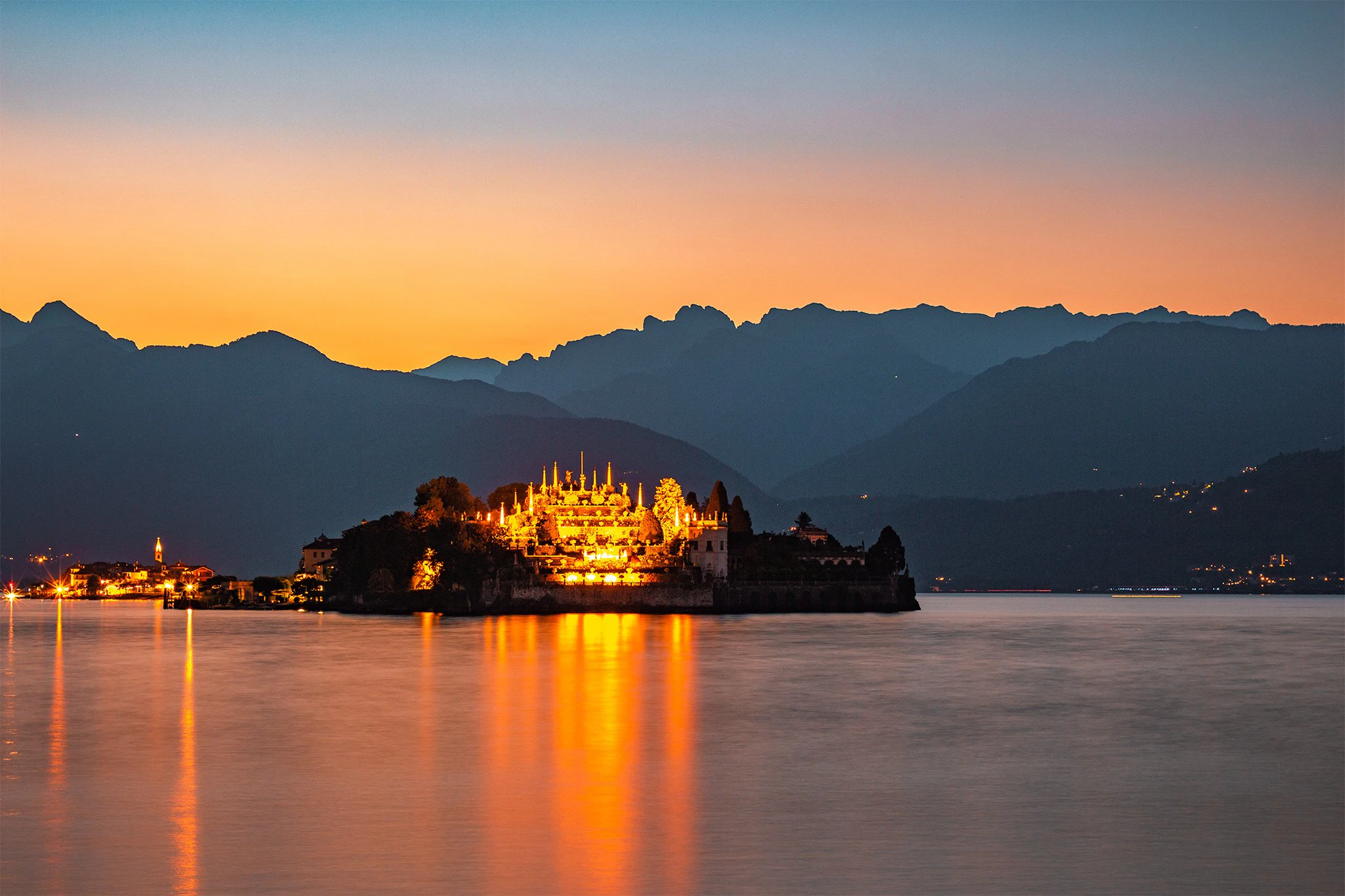 Stresa: Lake Maggiore and Borromean Islands Sunset Cruise