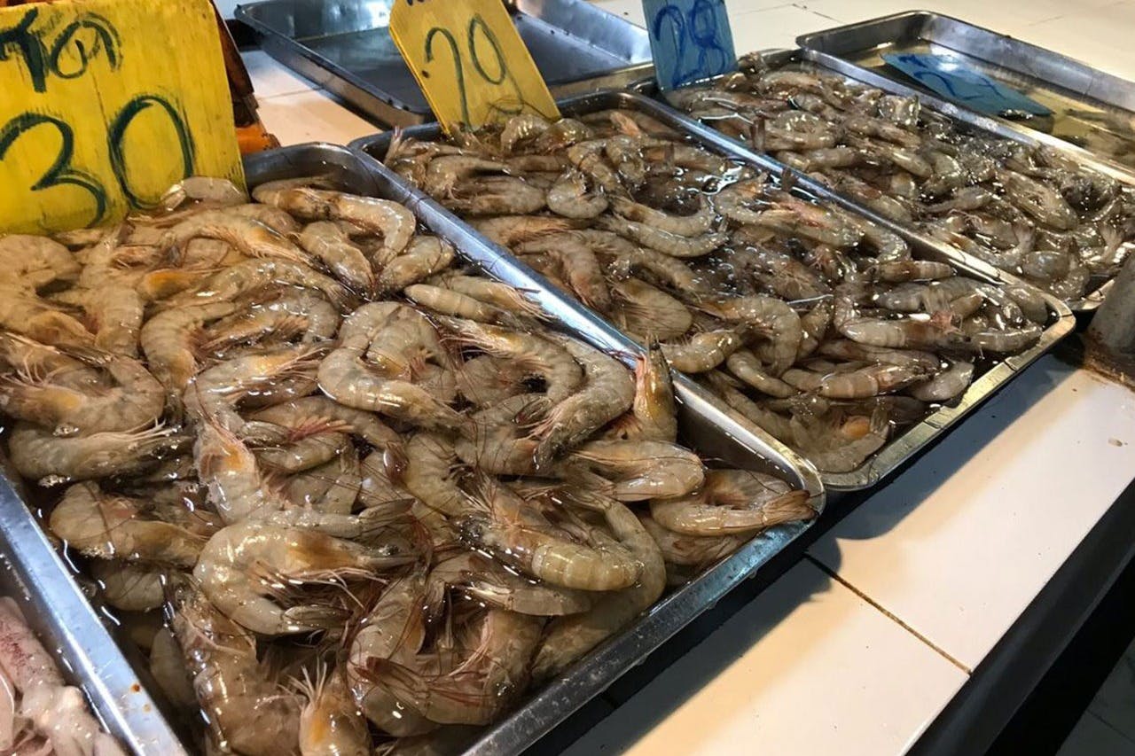 実践的なクッキング教室と組み合わせて、活気に満ちた市場ツアーを体験しましょう。