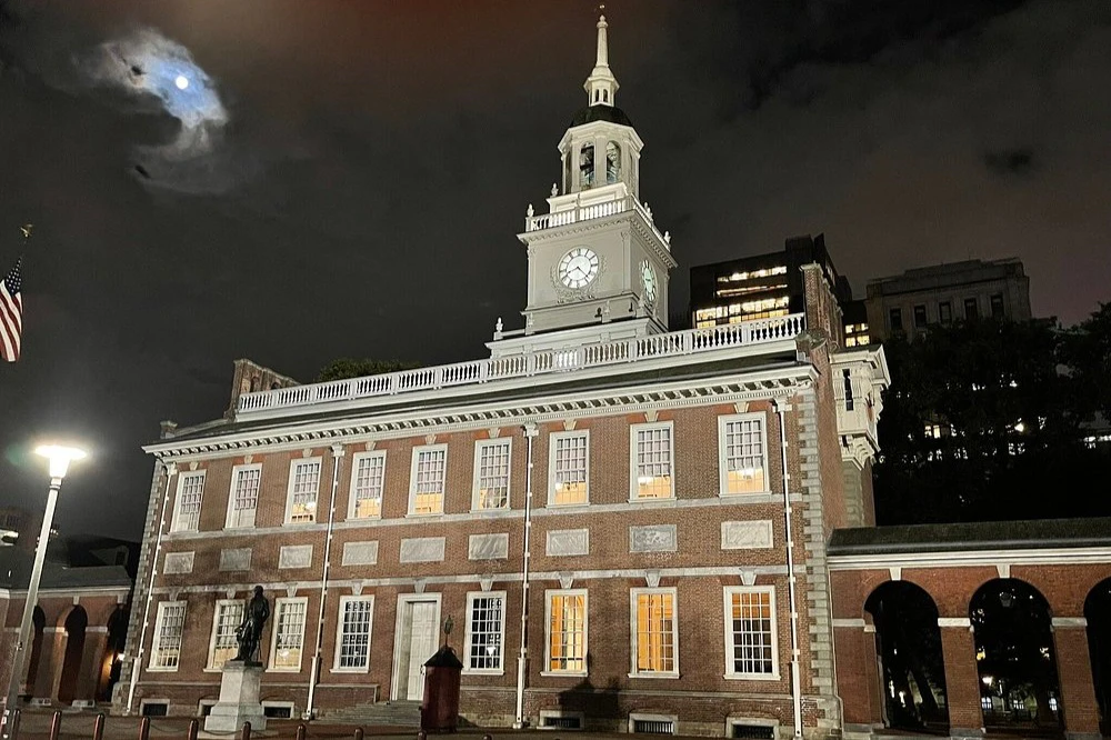 Philadelphia: Dark Philly Guided Night Tour (Adults Only)