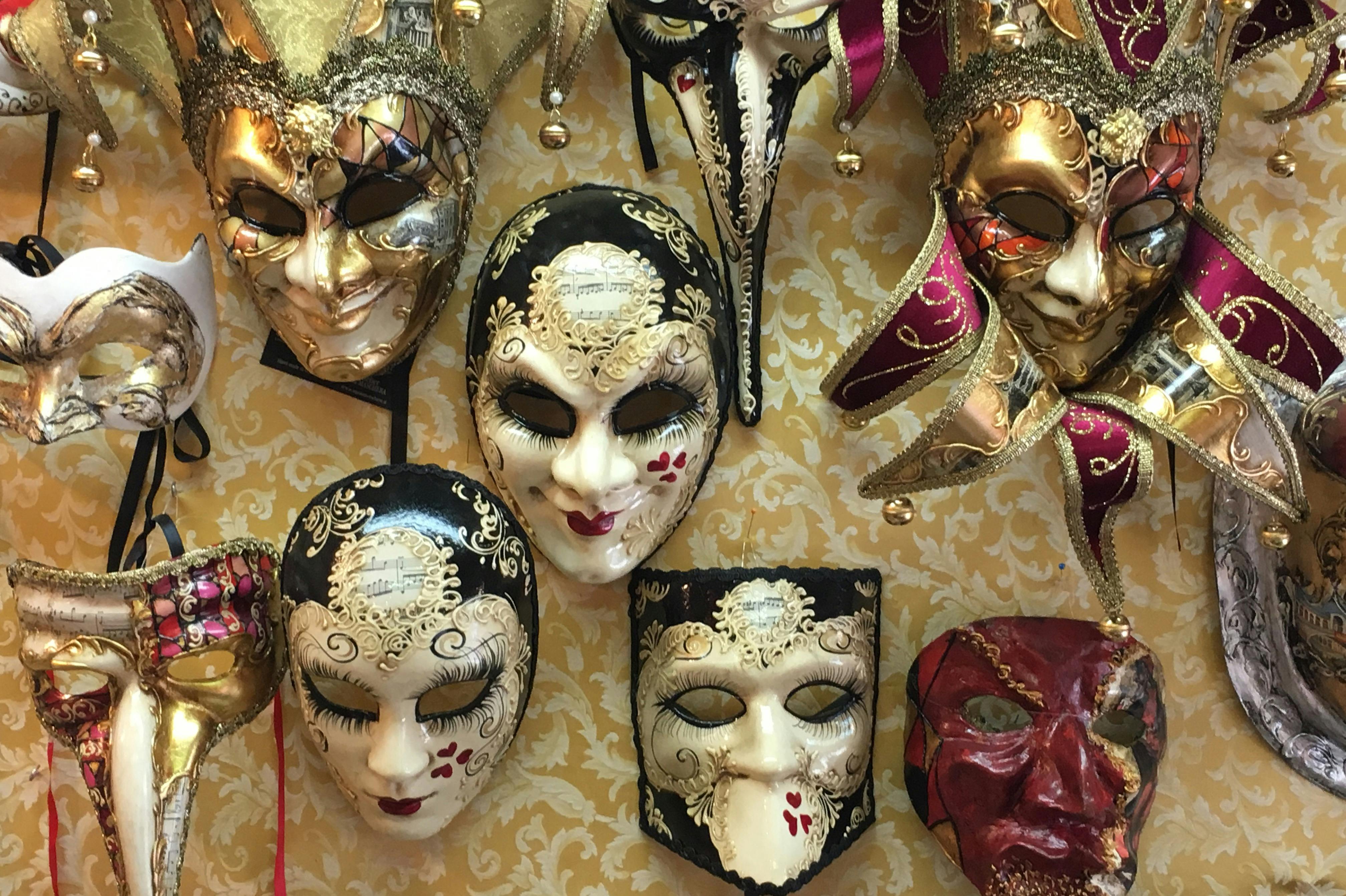 καρναβαλικές μάσκες