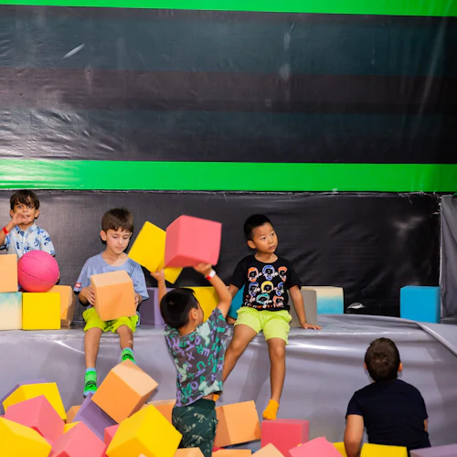 Froggy's Fun Park: Trampolim, playground e parque de cordas Acesso de 1 dia - Photo 2