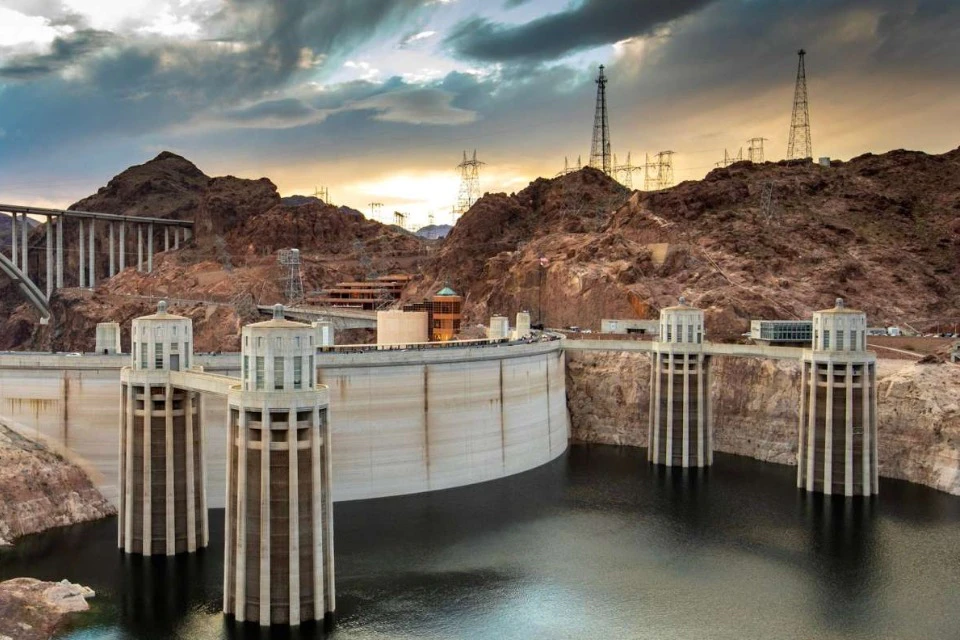VIP Hoover Dam Tour with Guided Off-Road Adventure in Las Vegas