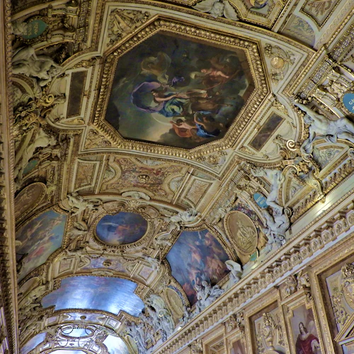 Louvre Museum: Dedicated Entry + Small Group Guided Tour - Photo 5