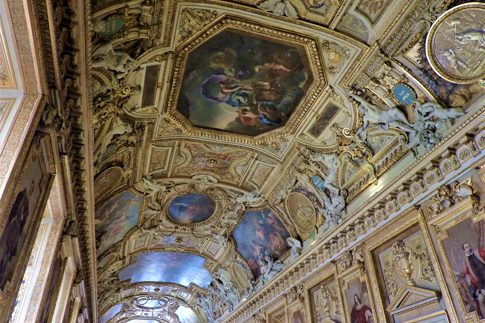 The supplier ceiling louvre museum